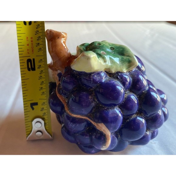 Grape Purple Salt & Pepper Shakers Set of 2, Lefton Ceramic - Picture 6 of 9